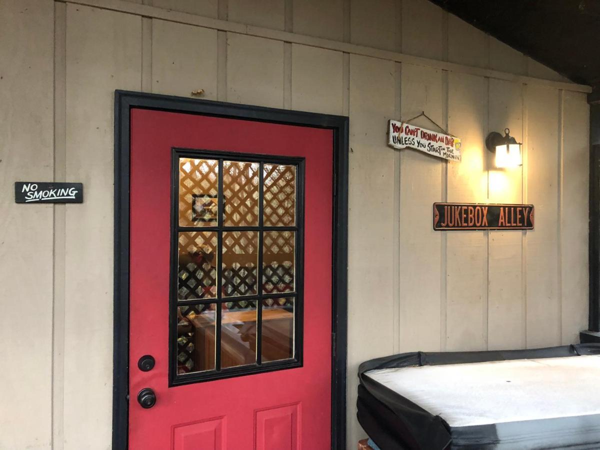 Mountain-Top Cabin Get-Away With Hot Tub And A View Sautee Nacoochee المظهر الخارجي الصورة